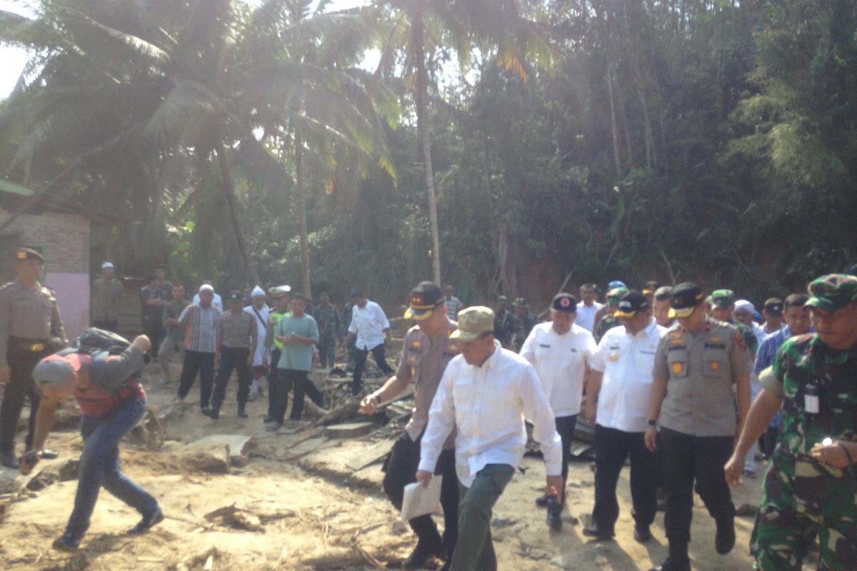 Gubsu tinjau banjir besar Labura