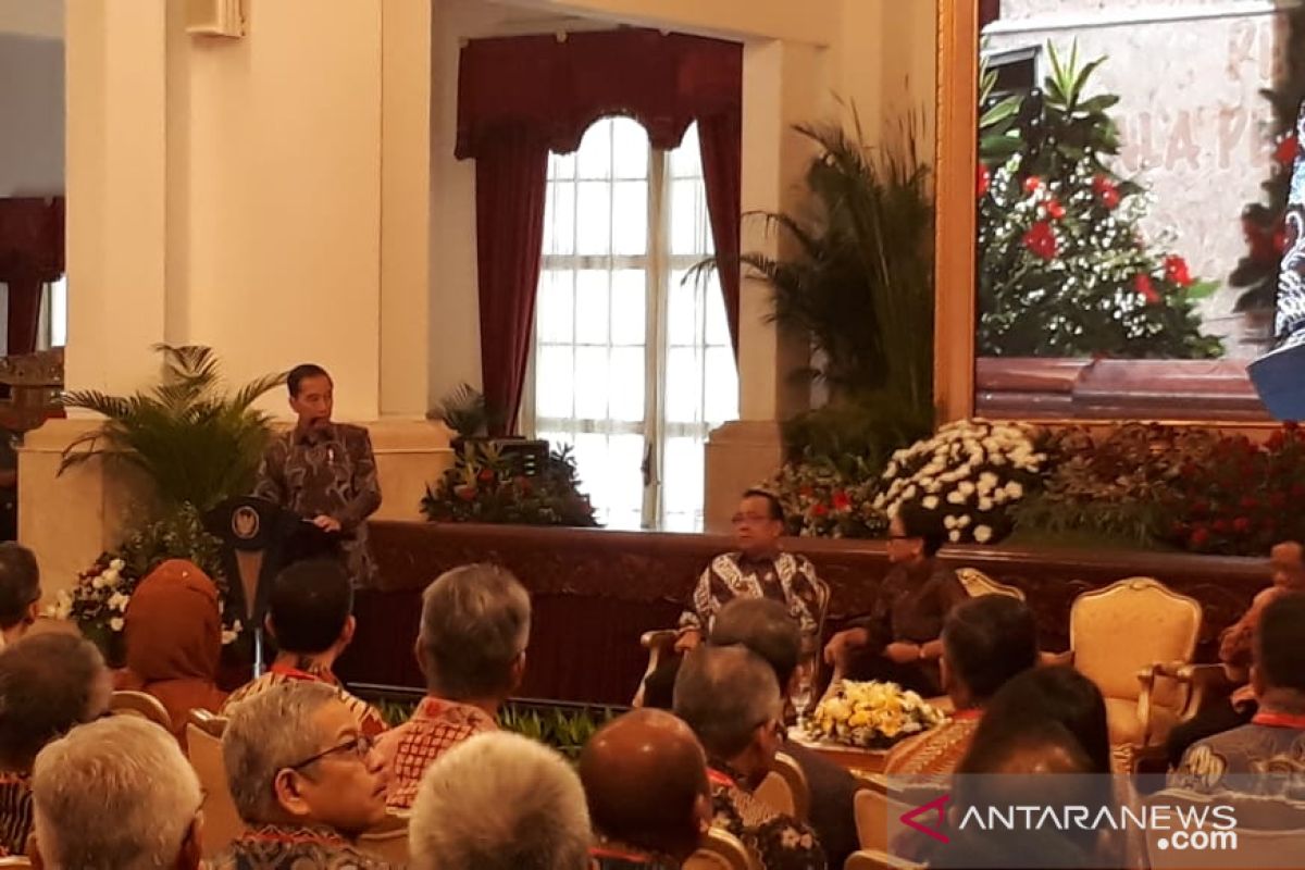 President Jokowi urges ambassadors to boost economic diplomacy