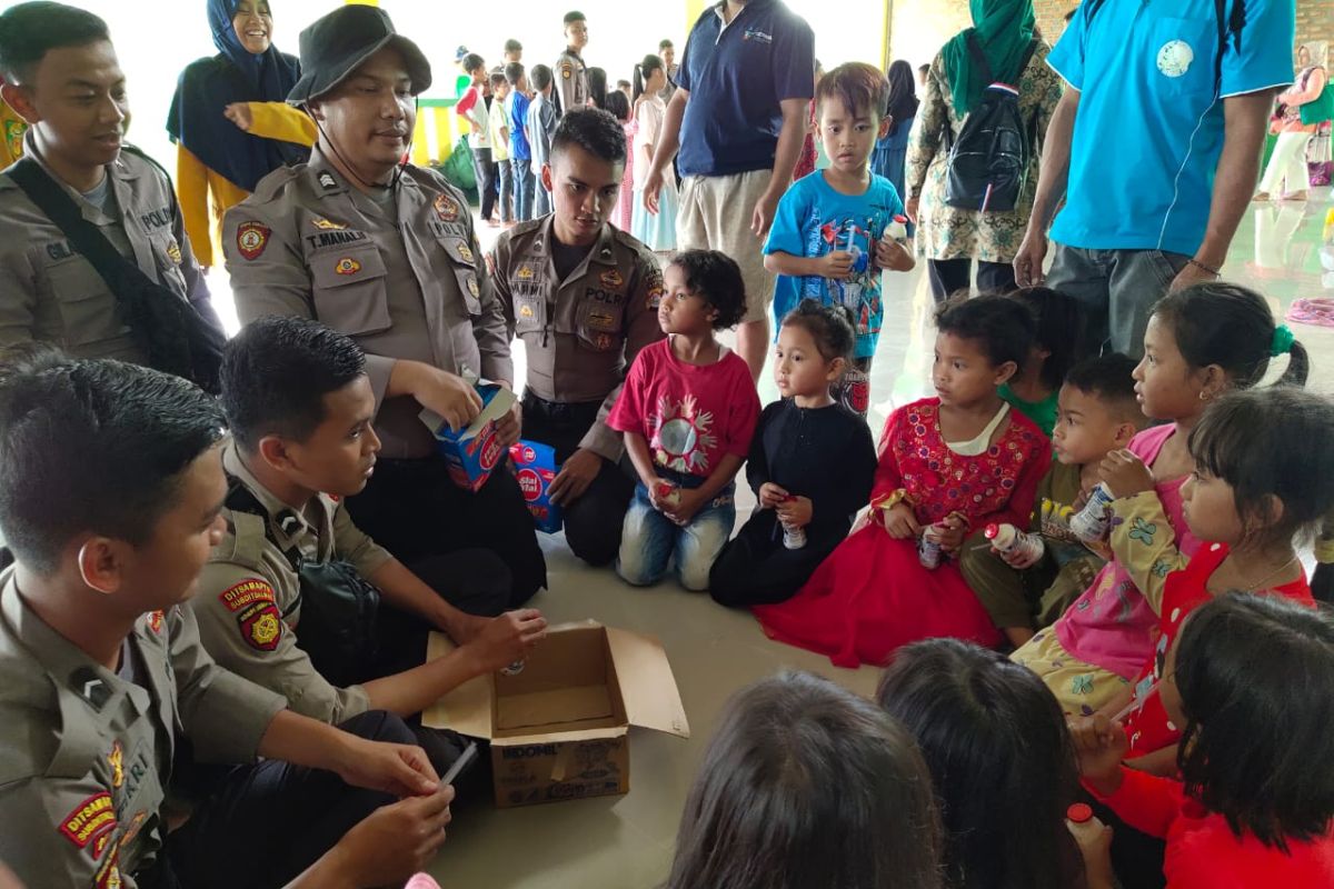 Samapta Polda Banten gelar trauma healing anak- anak korban banjir Lebak