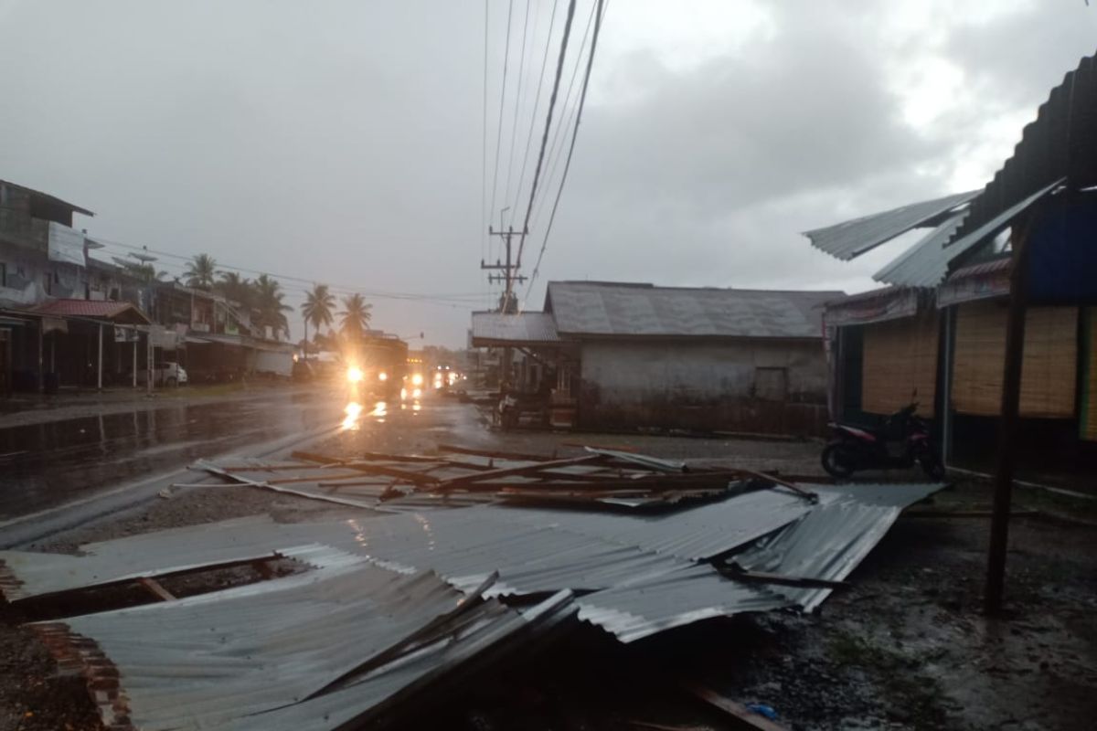 Hujan lebat akibatkan belasan rumah terendam banjir di Agam