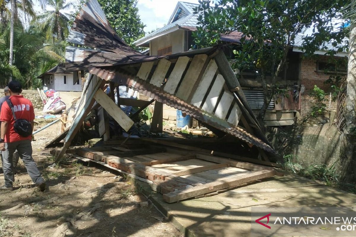 Polres Mukomuko: Penyebab banjir bandang di Selagan Raya karena pembalakan liar