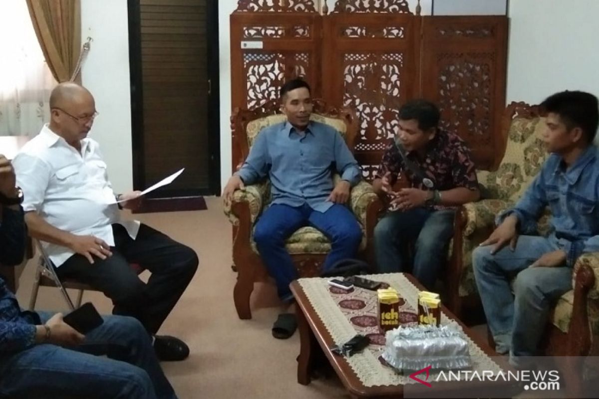 AMAN  pertanyakan perda pengakuan hak-hak adat