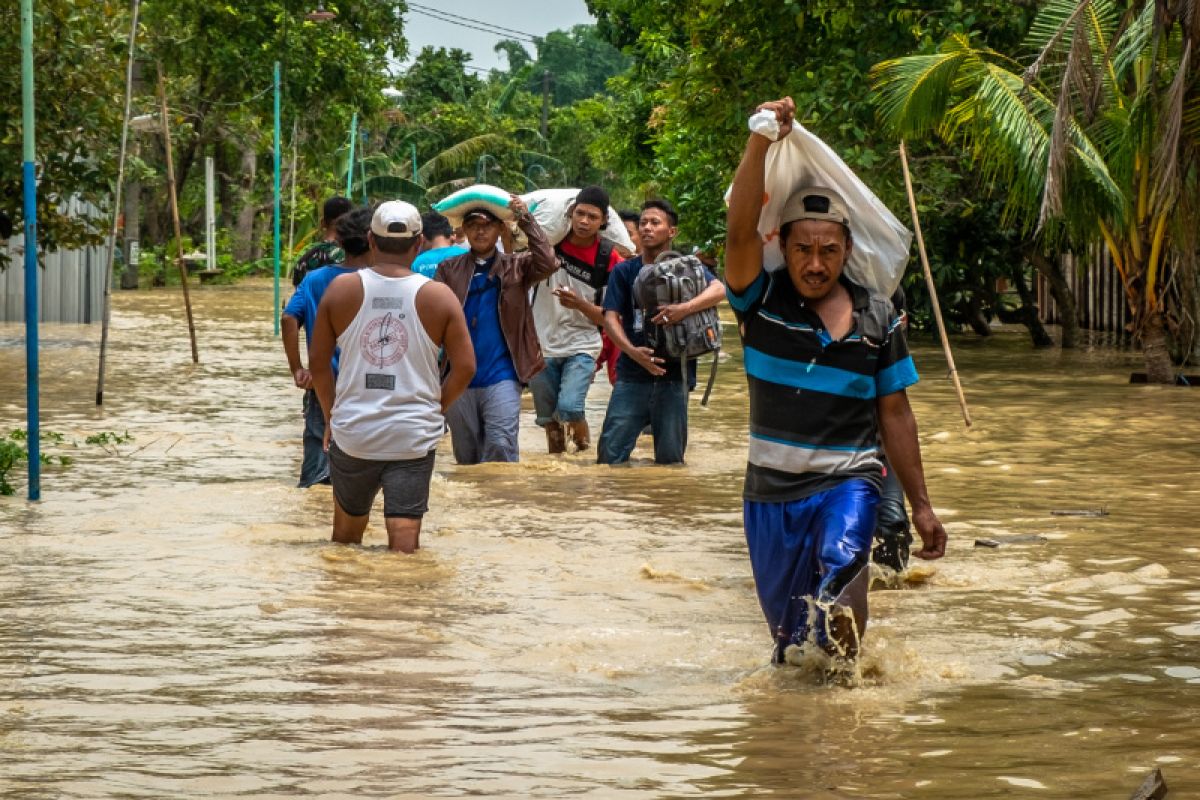 Tanggul Sungai Tuntang jebol, ratusan warga Demak mengungsi