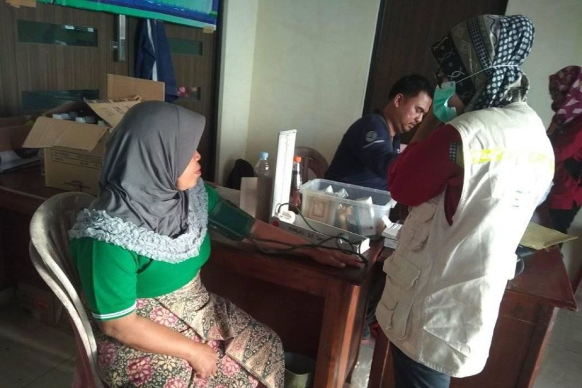 Terjangkit penyakit, ribuan warga korban bencana Lebak kunjungi pos kesehatan