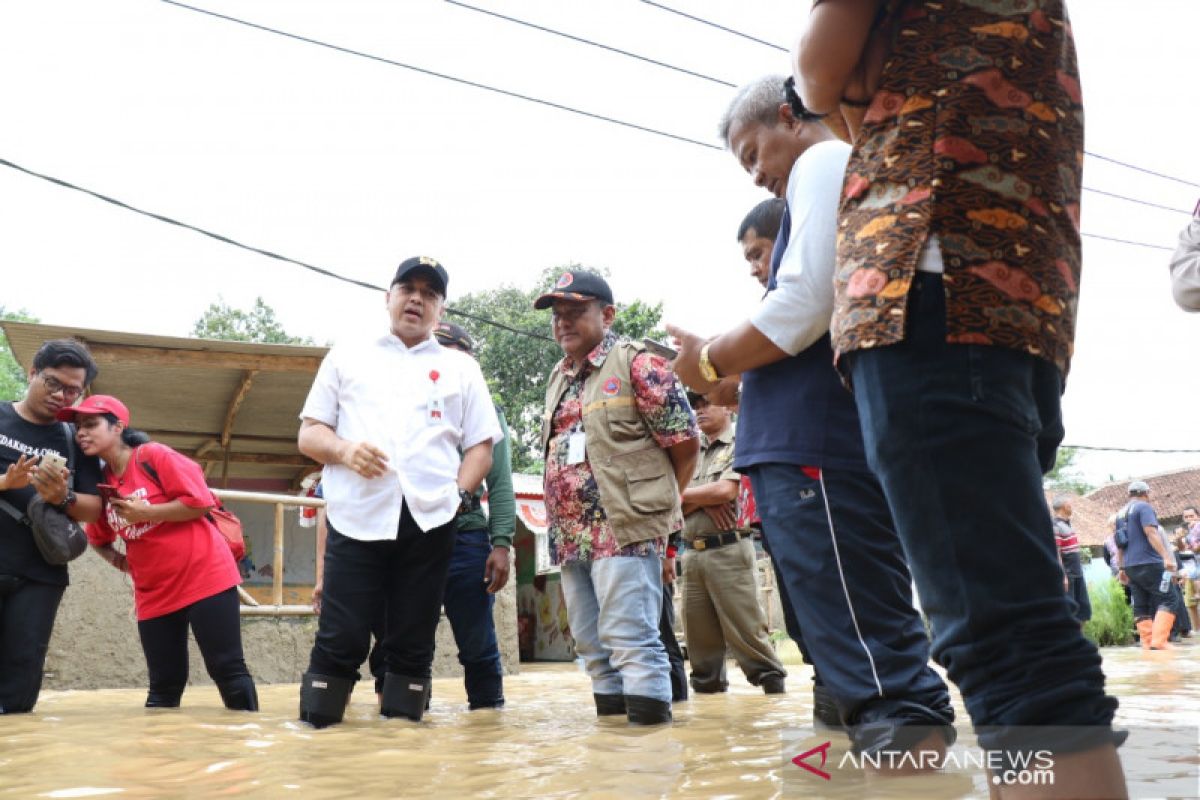 Pemkab Tangerang akui dapur umum dan perahu karet terbatas saat banjir