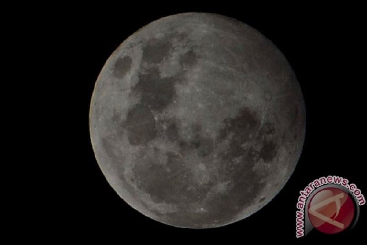 Jogja Astro Club menggelar pengamatan bersama gerhana bulan penumbra
