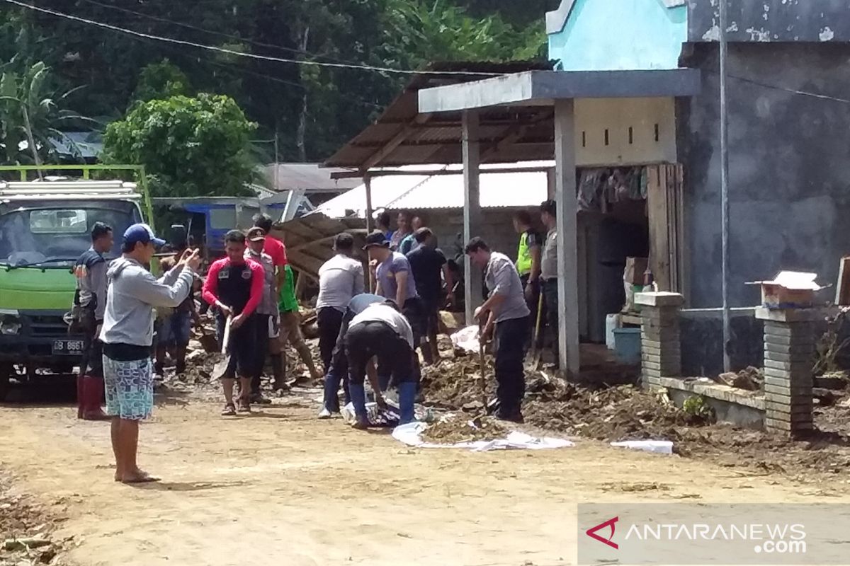 Dinkes Kabupaten Sangihe buka posko kesehatan 24 jam di lokasi bencana