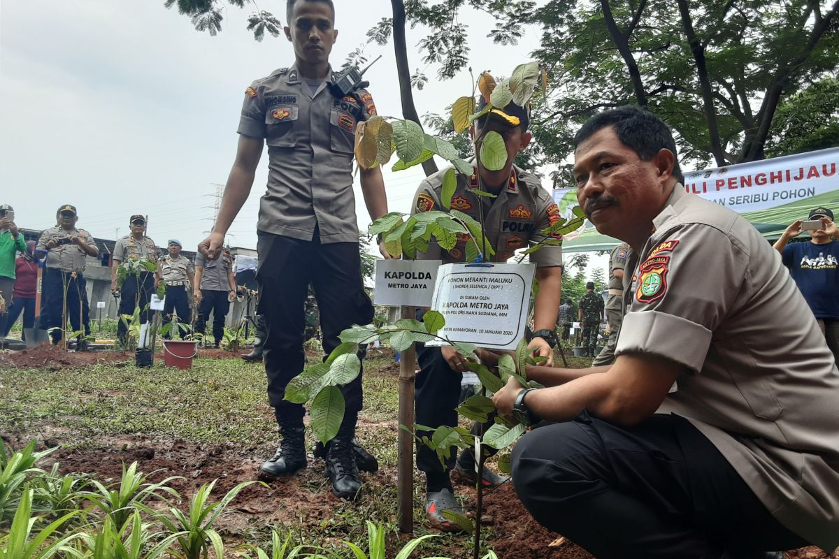 Polda Metro Jaya tanam 1.000 pohon di hutan kota