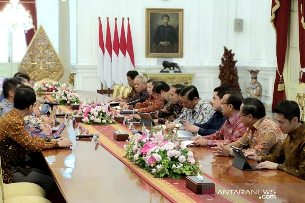 Jokowi discusses potential areas for cooperation with Softbank CEO