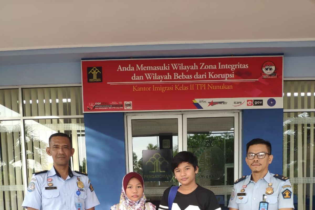 Two Malaysian teens deported over violation of immigration regulations