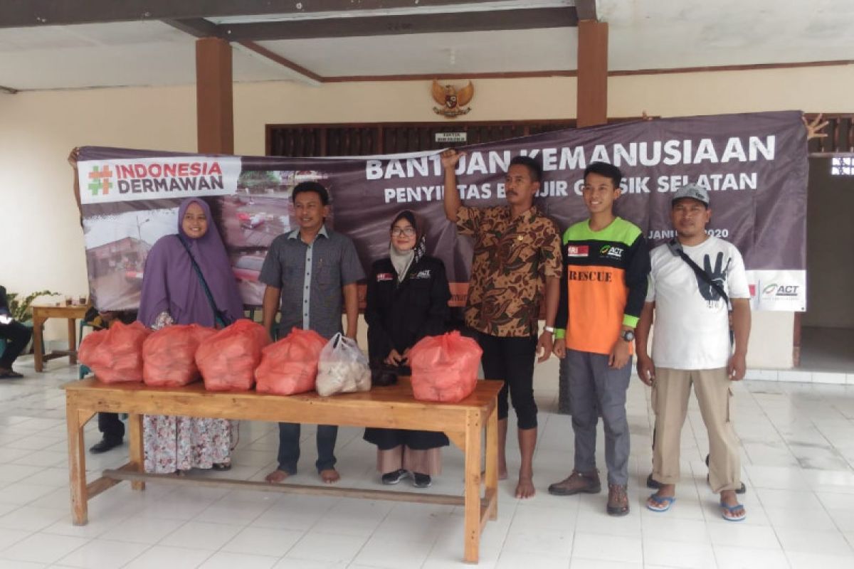 ACT-MRI Jatim salurkan bantuan pangan untuk korban banjir Gresik