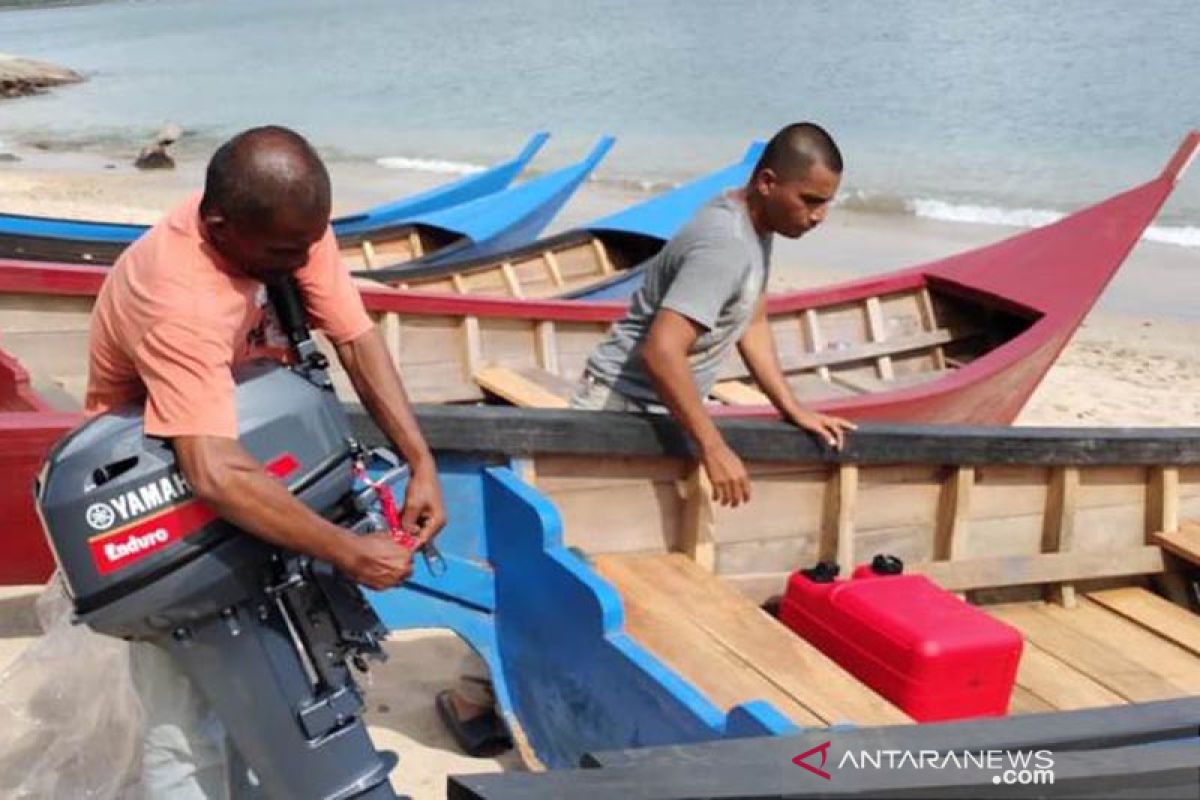 Nelayan Aceh Jaya terima bantuan boat dari Pemerintah