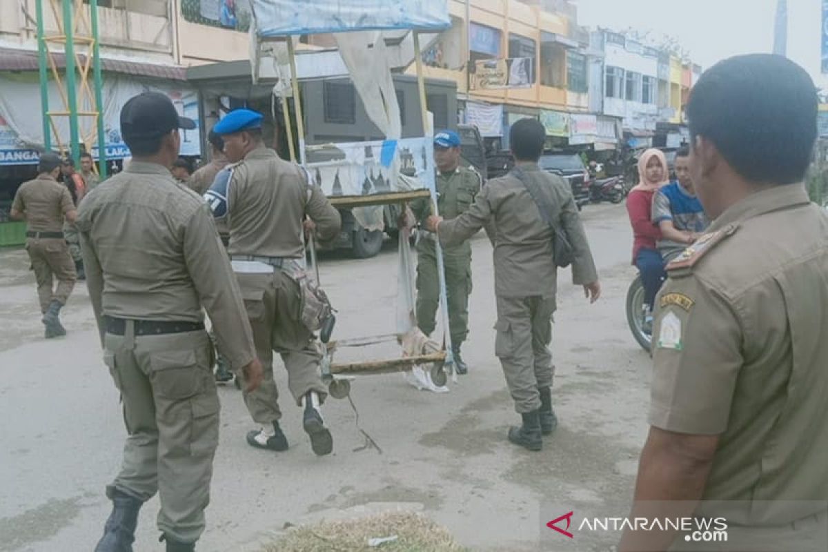 Satpol PP tertibkan pedagang kaki lima di Aceh Timur