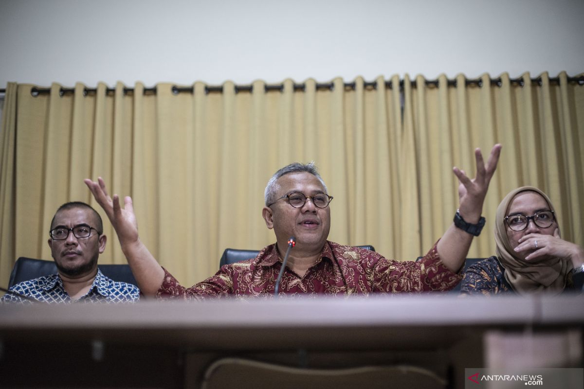 Komisioner KPU Hasyim Asy'ari memenuhi panggilan KPK
