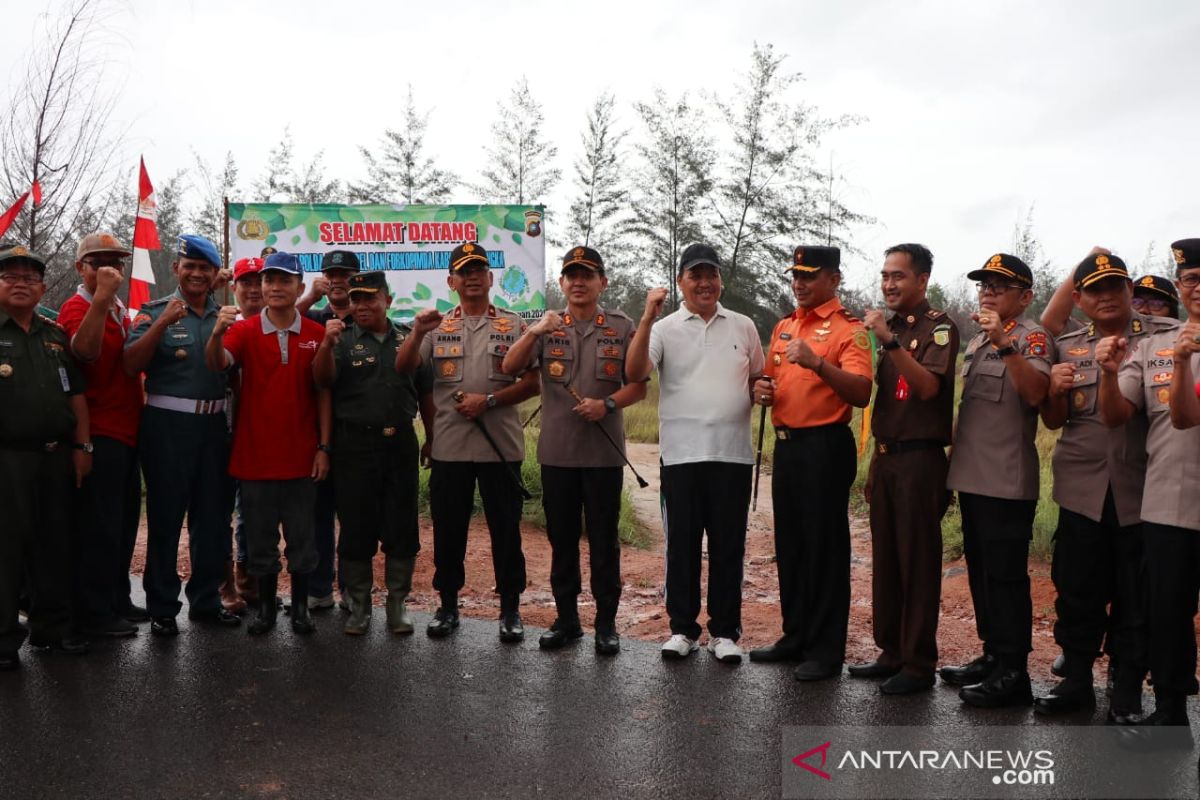 Polda Babel tanam ribuan bibit pohon