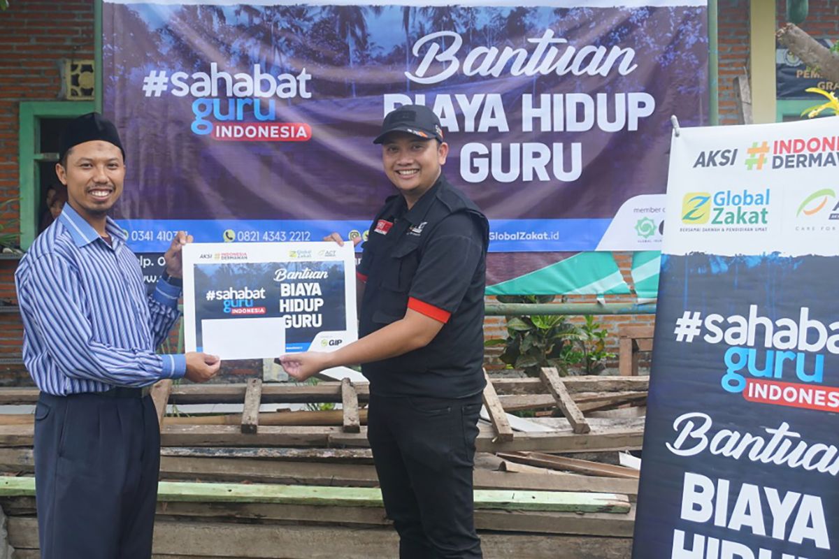 ACT  beri bantuan guru honorer di Malang Raya