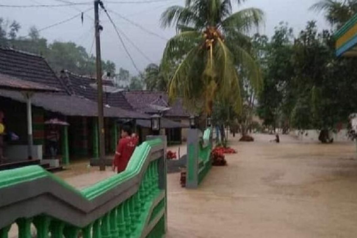 Dua desa di Kabupaten Jepara, Jateng dilanda banjir bandang