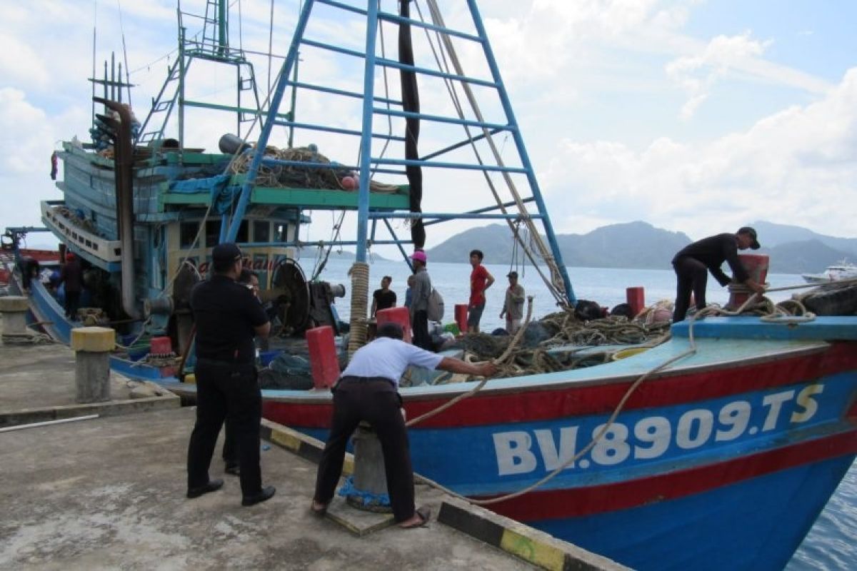 Menteri Edhy nyatakan kapal pencuri ikan yang ditangkap bisa dimanfaatkan nelayan