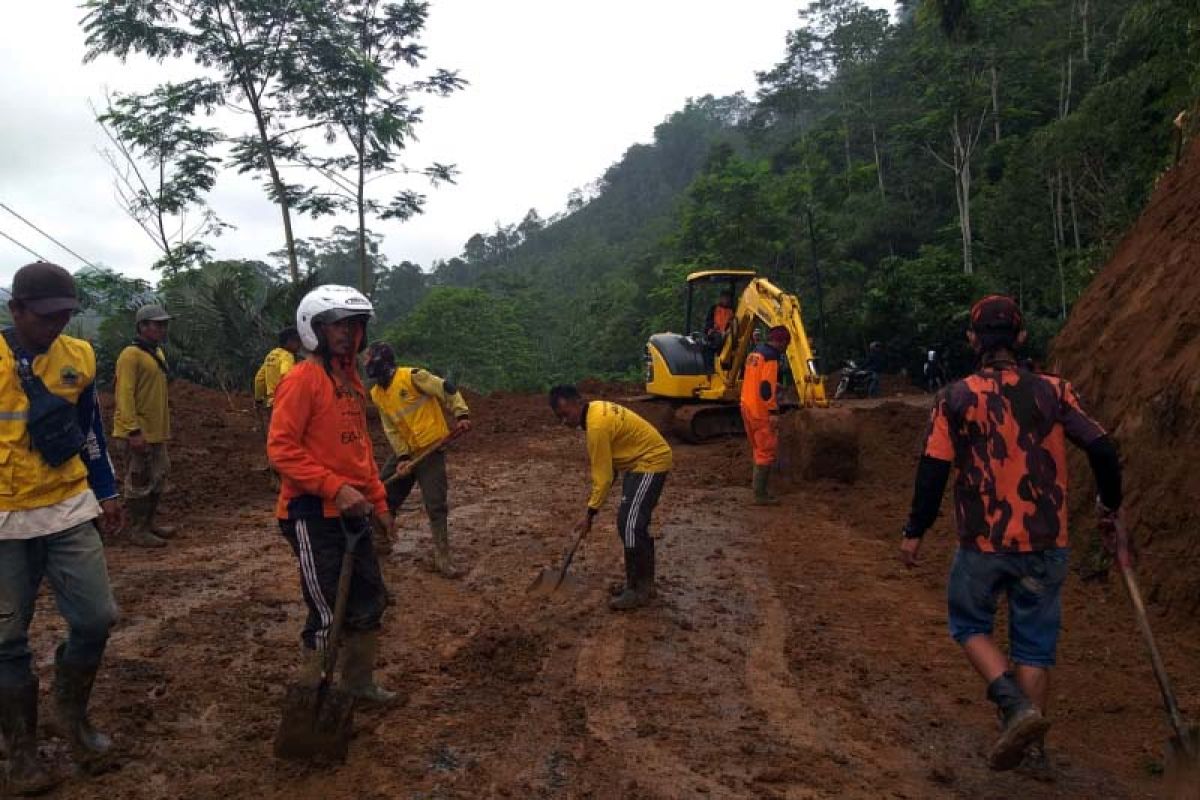 25 kejadian tanah longsor landa Banjarnegara sejak awal 2020