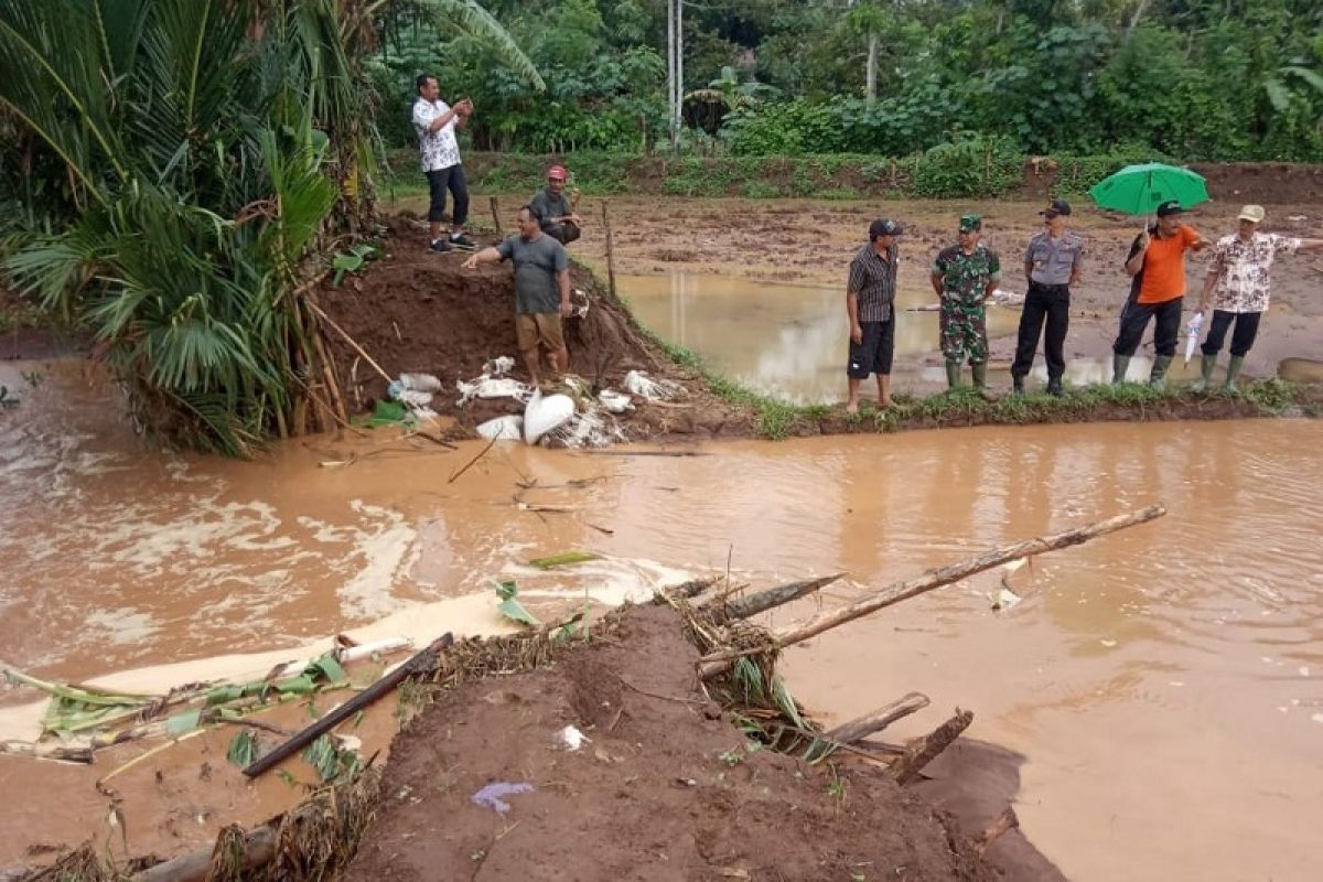 Dua desa di Pati tergenang banjir akibat tanggul sungai jebol