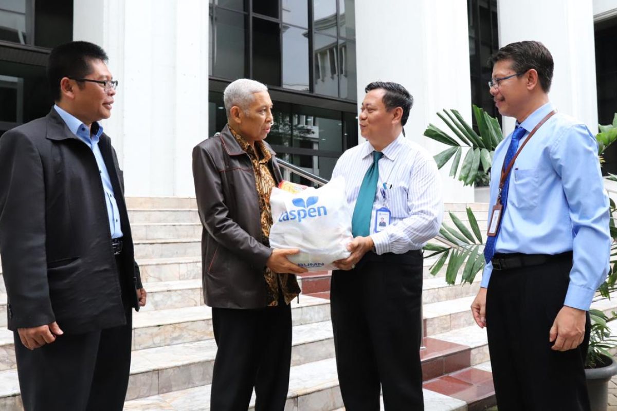 TASPEN salurkan bantuan untuk korban banjir pegawai Mahkamah Agung