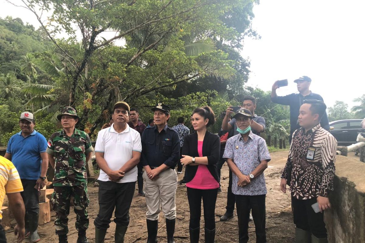 Komisi IX DPR imbau pemerintah  perbaiki fasum pascabanjir di Sangihe