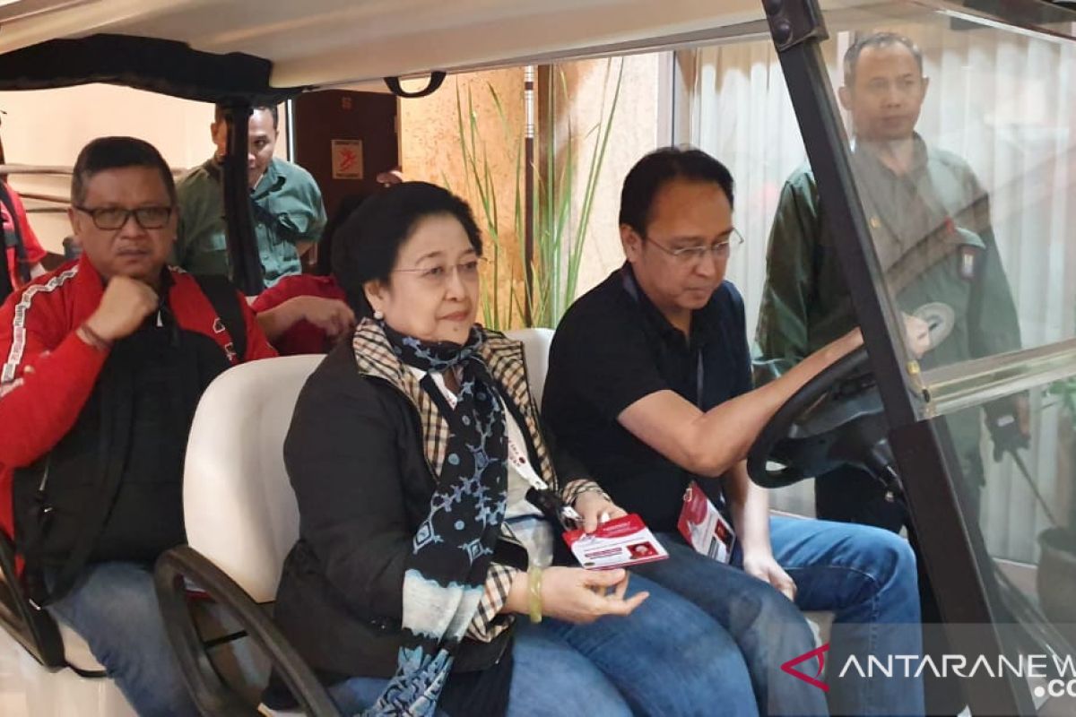 Megawati dan Hasto pantau situasi Rakernas I PDIP