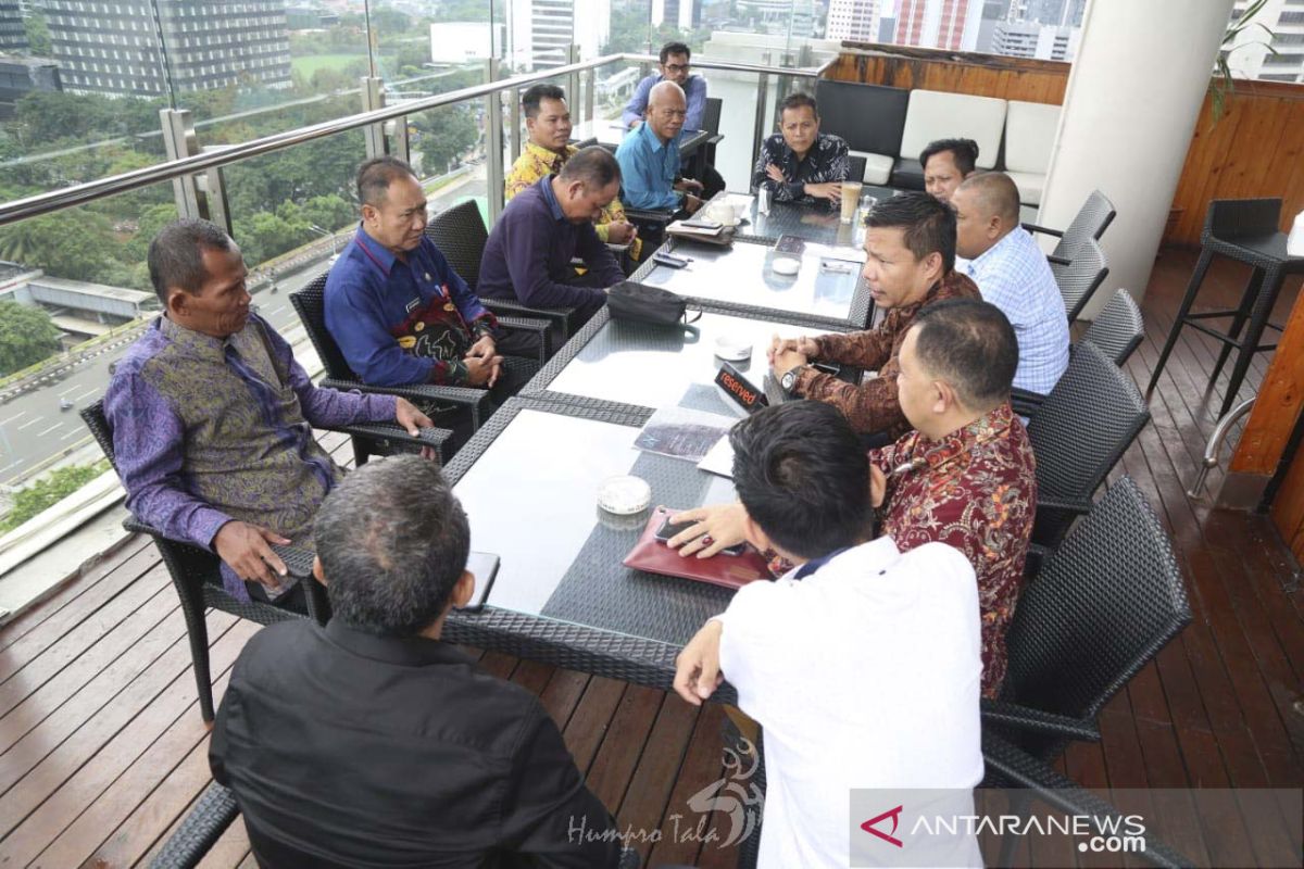 Regent, Maxwin Grup discuss plan to develop economy in Tanah Laut