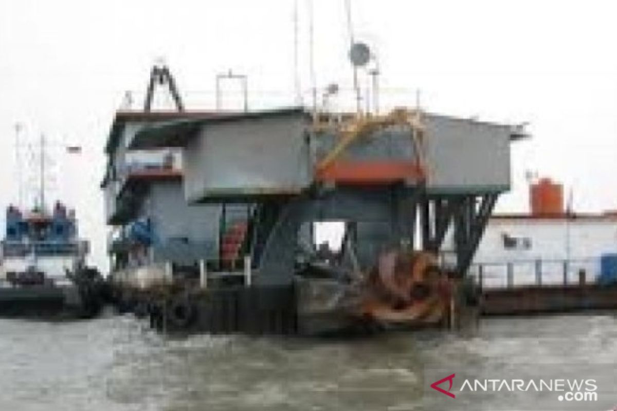 KSOP Pangkalbalam gelar operasi WNA di kapal tambang bijih timah