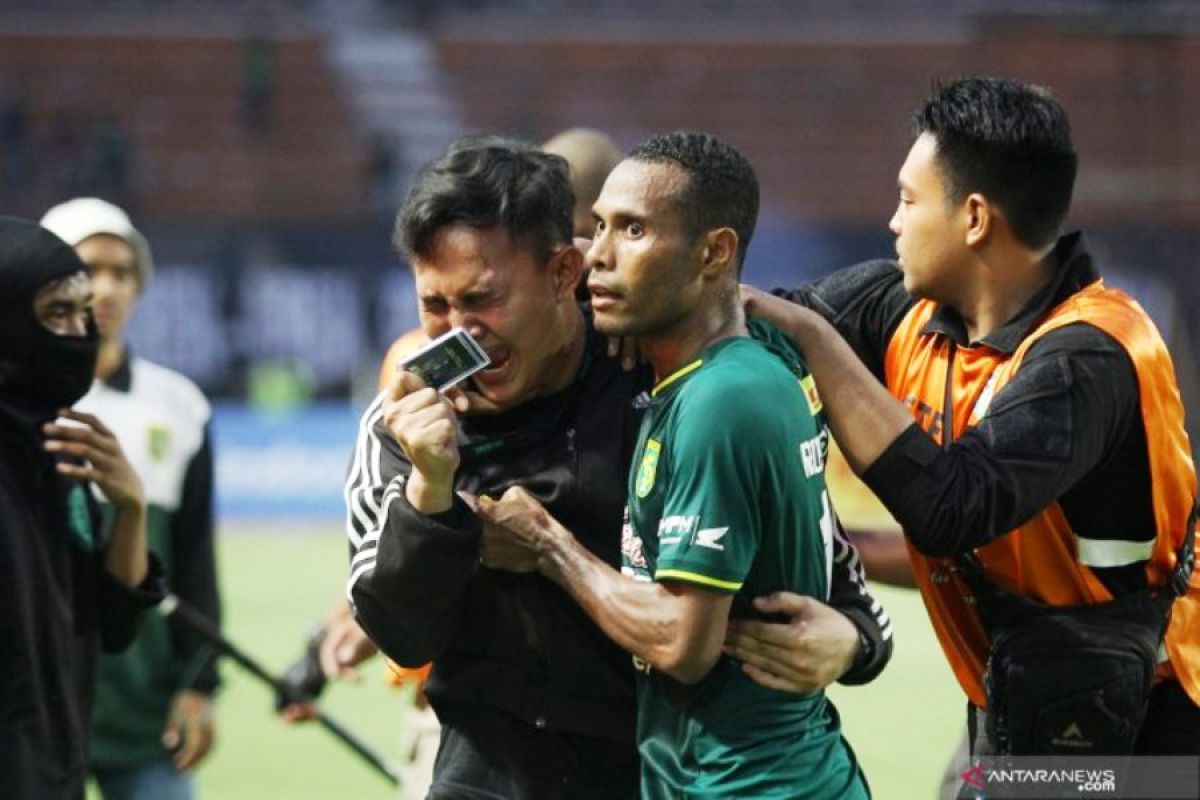 Ruben Sanadi pamit  dari Persebaya melalui instagram