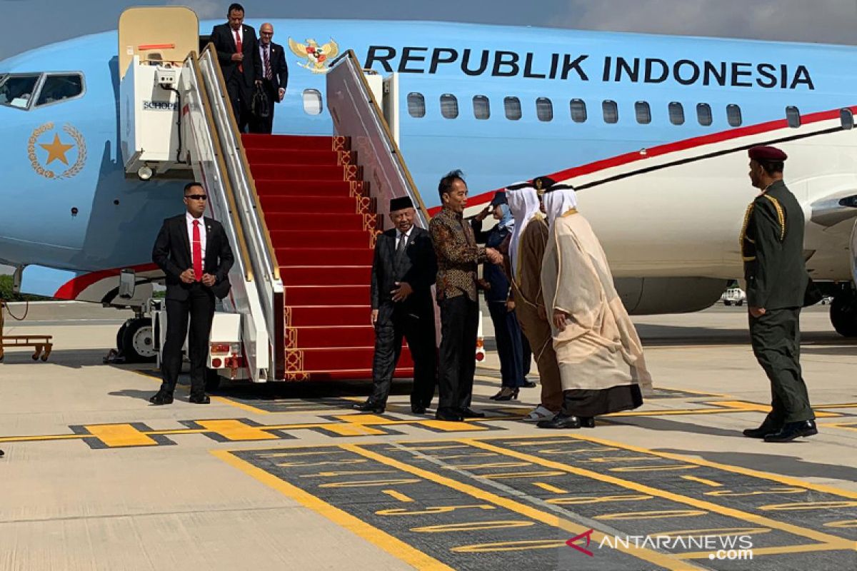 Presiden Jokowi disambut Menteri Energi UEA setelah terbang 8 jam