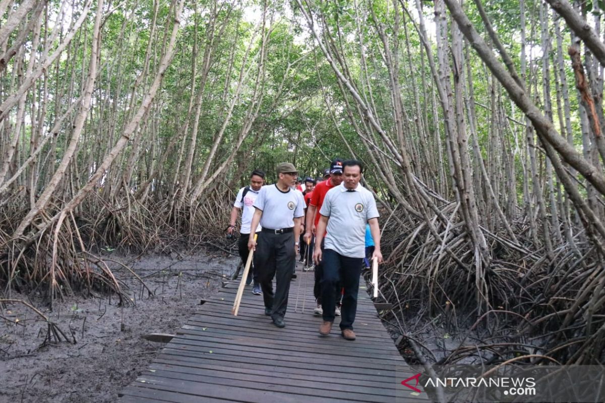 Sekda Bali apresiasi BPK ikuti program Bali Resik Sampah Plastik