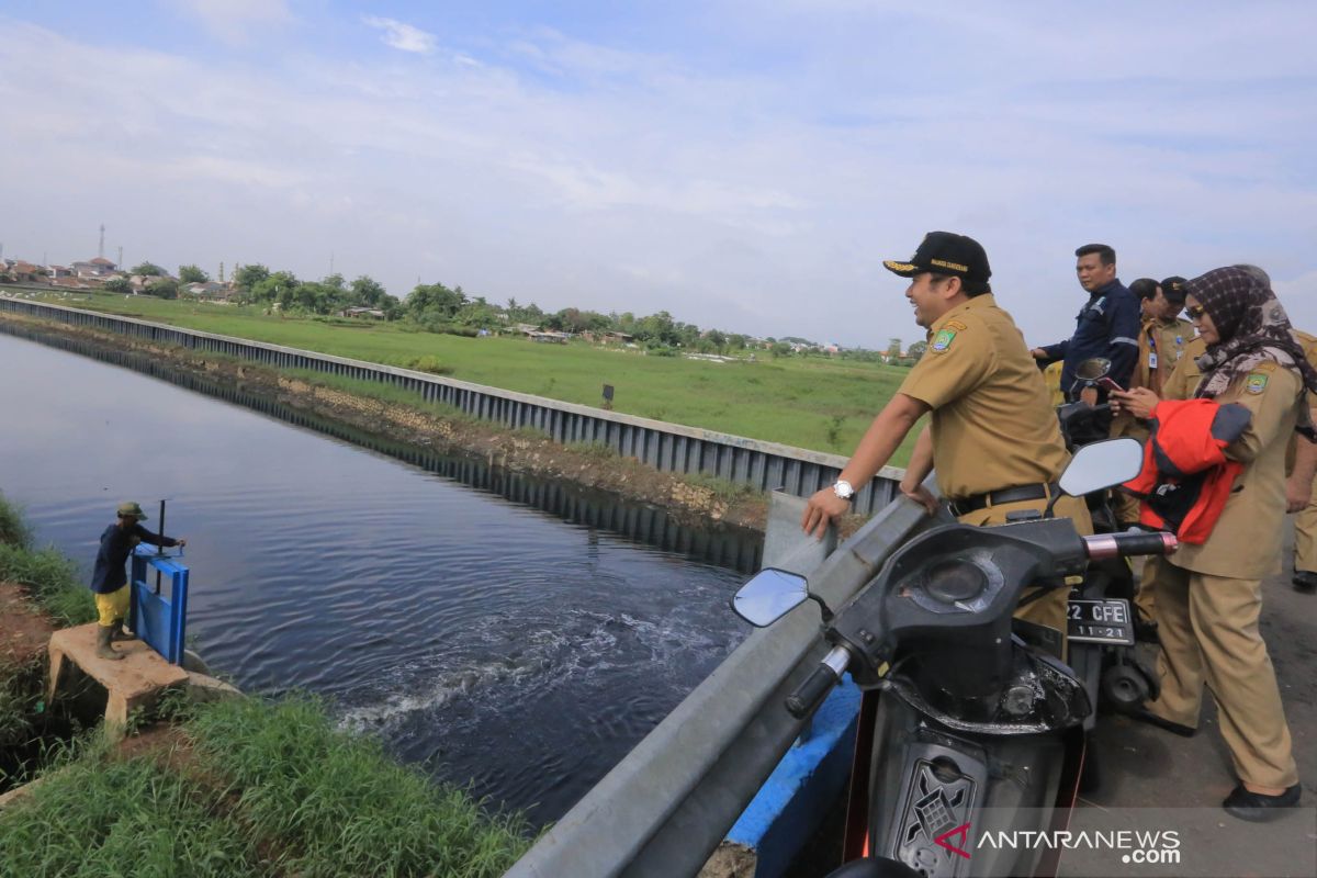 PUPR Kota  Tangerang kosongkan embung upaya mitigasi banjir