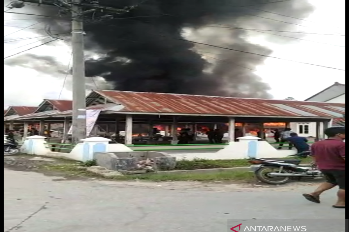 Sembilan unit rumah terbakar di Onansabtu Pangaribuan