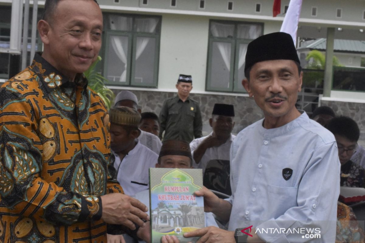 Bupati Gorontalo apresiasi peresmian masjid korem 133