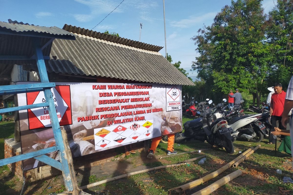 Pabrik limbah beracun ditolak sejumlah warga Pengambengan