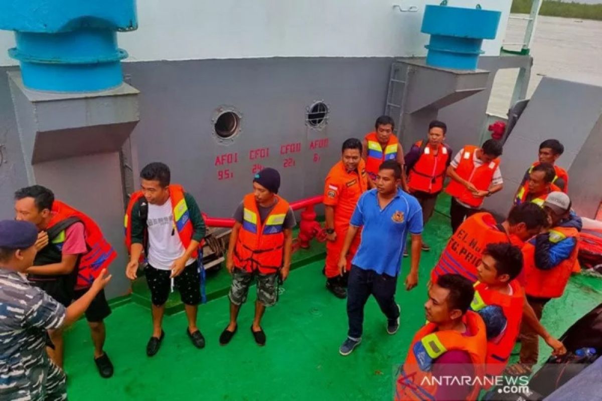 Kapal kargo Sunda Kelapa tenggelam di Belitung