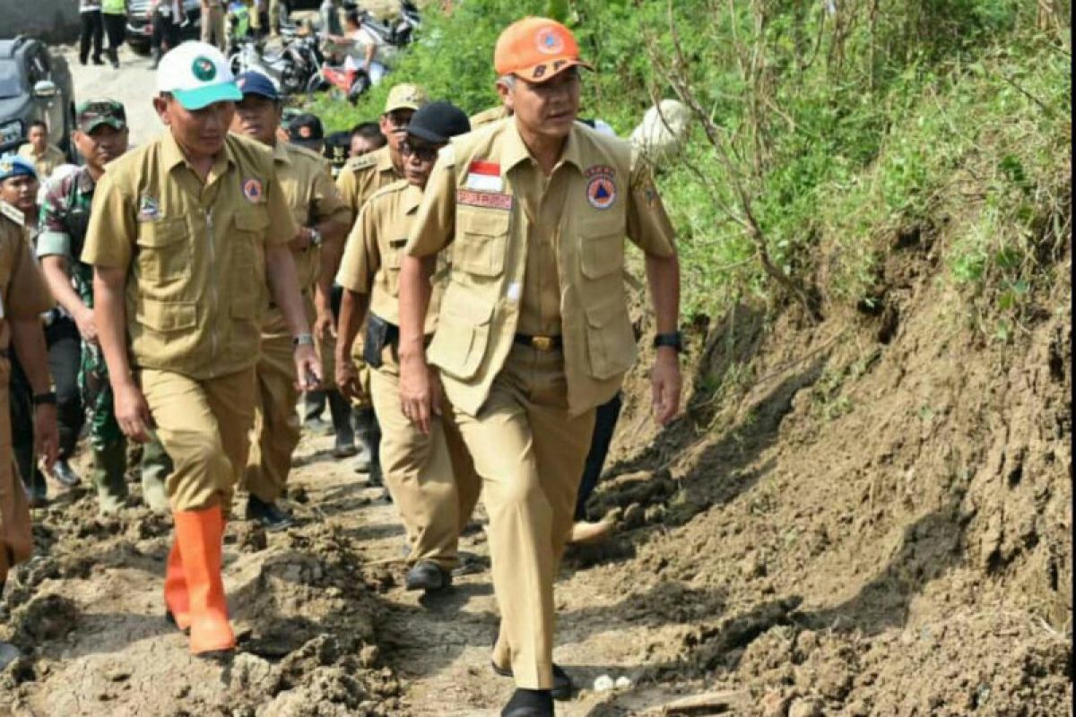 Ganjar bentuk "Jaga Kali" antisipasi meluasnya kerusakan tanggul