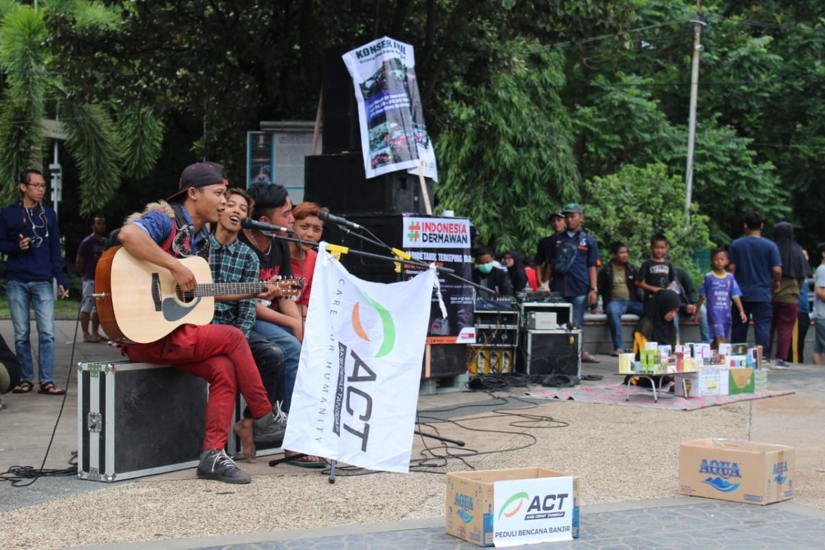 ACT Jatim konser amal  jalanan untuk korban banjir Jabodetabek-Banten