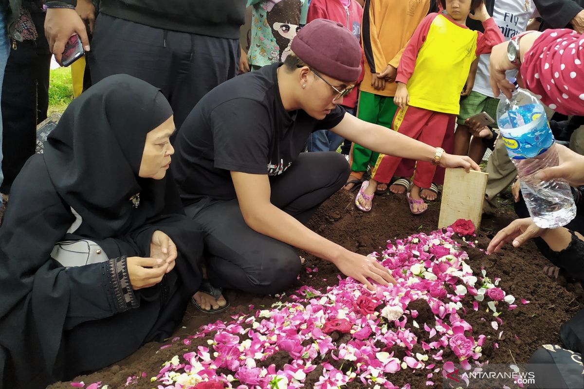 11 Saksi sudah diperiksa soal kematian Lina, ibu Rizky Febian