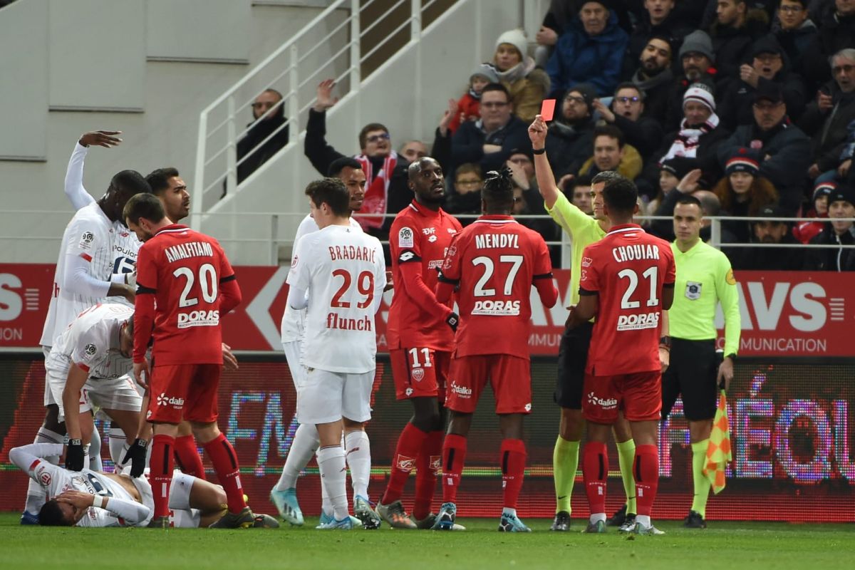 Diwarnai drama dua kartu merah, Dijon tekuk Lille 1-0