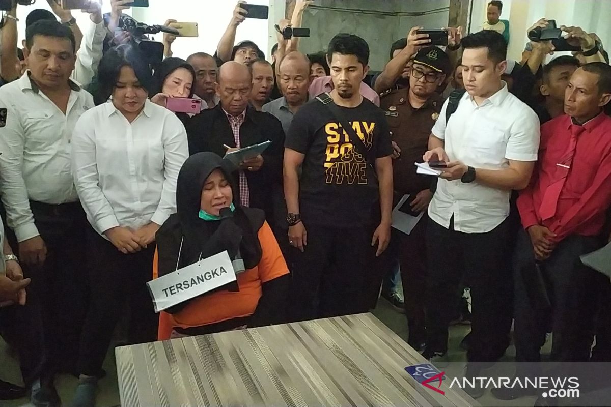 Reka ulang adegan pembunuhan hakim  Jamaluddin