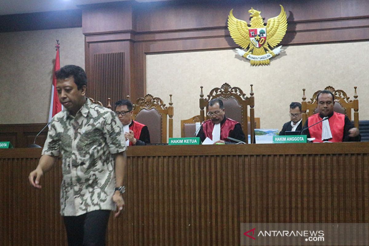 Pengadilan Tinggi kurangi vonis mantan Ketum PPP jadi 1 tahun penjara