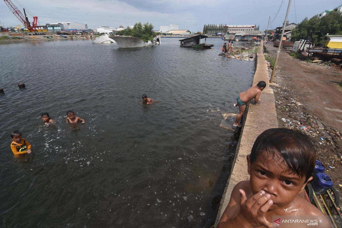 CNN Indonesia tulis berita "Banjir Jakarta Adalah Air Mata Malaikat Yang Jatuh", benarkah?