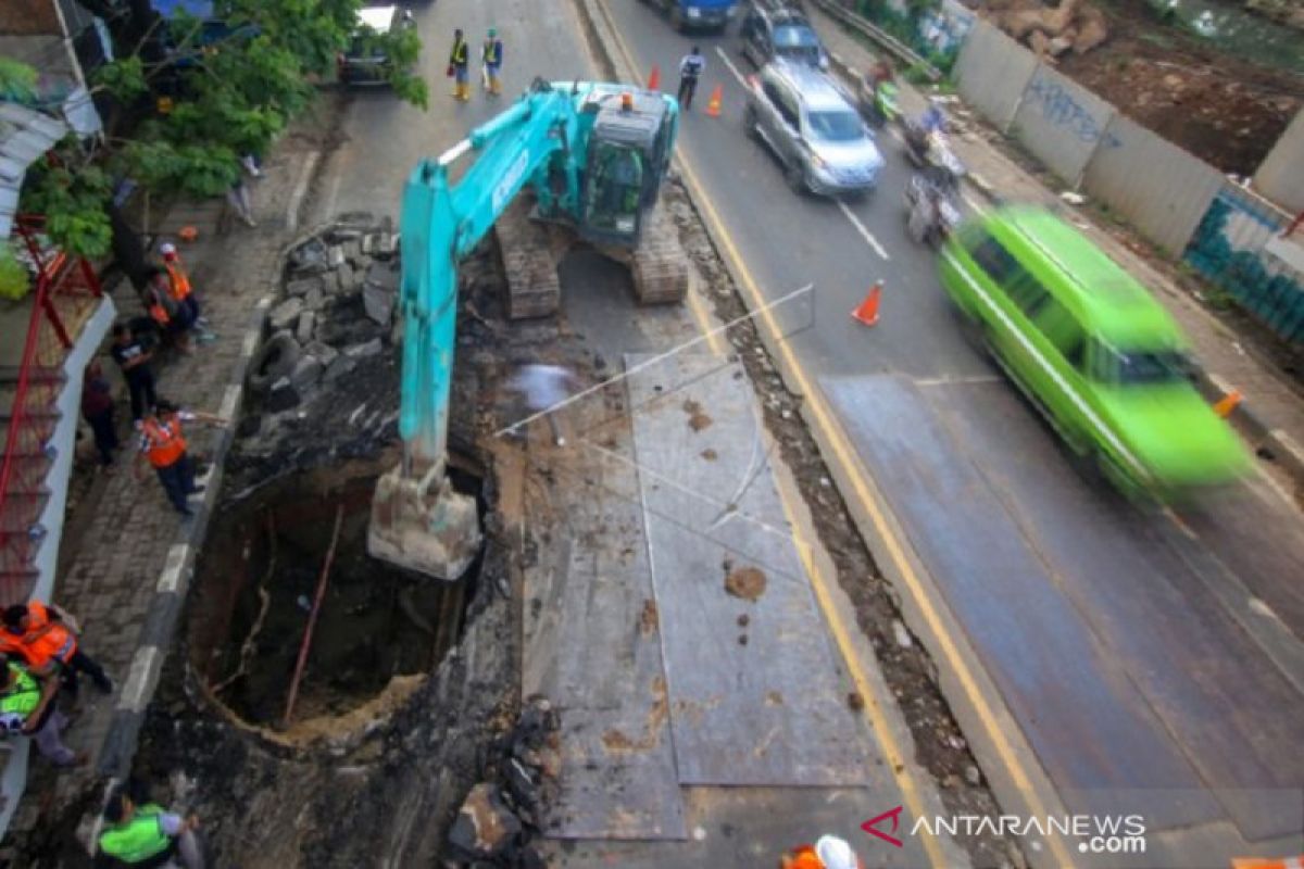 Jalan Daan Mogot ambles disebabkan faktor lokal