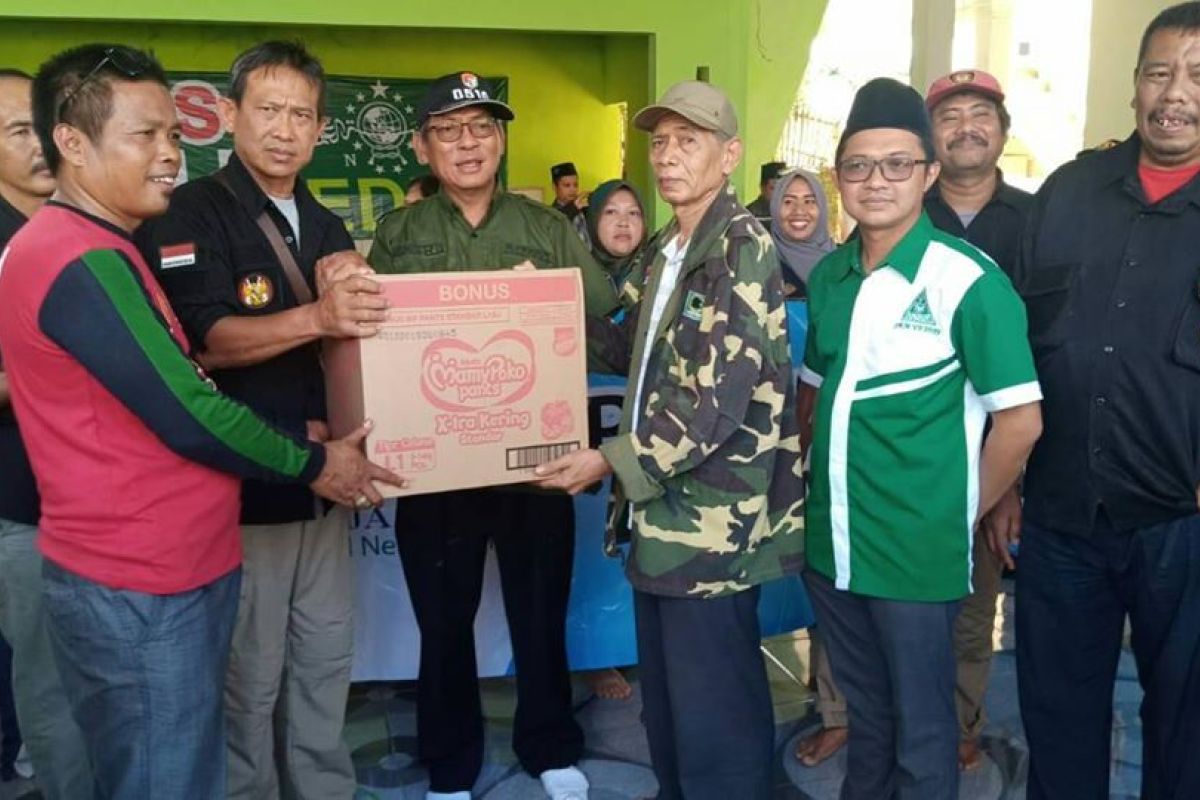 Barisan Kader Gusdur Banten bantu korban banjir di Lebak