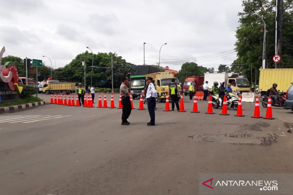 Hindari Jalan Daan Mogot sebagai dampak jalan amblas, imbau Dishub