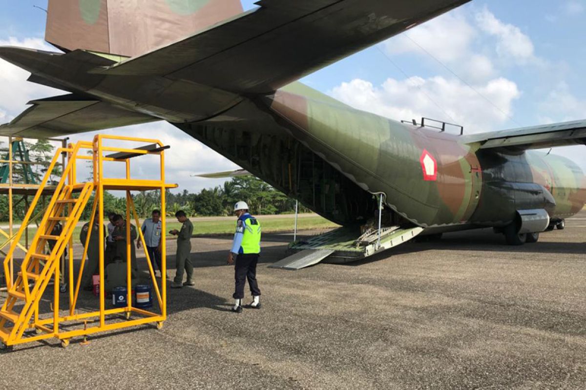 Pesawat Hercules C-130 TNI AU mendarat darurat di Aceh Utara