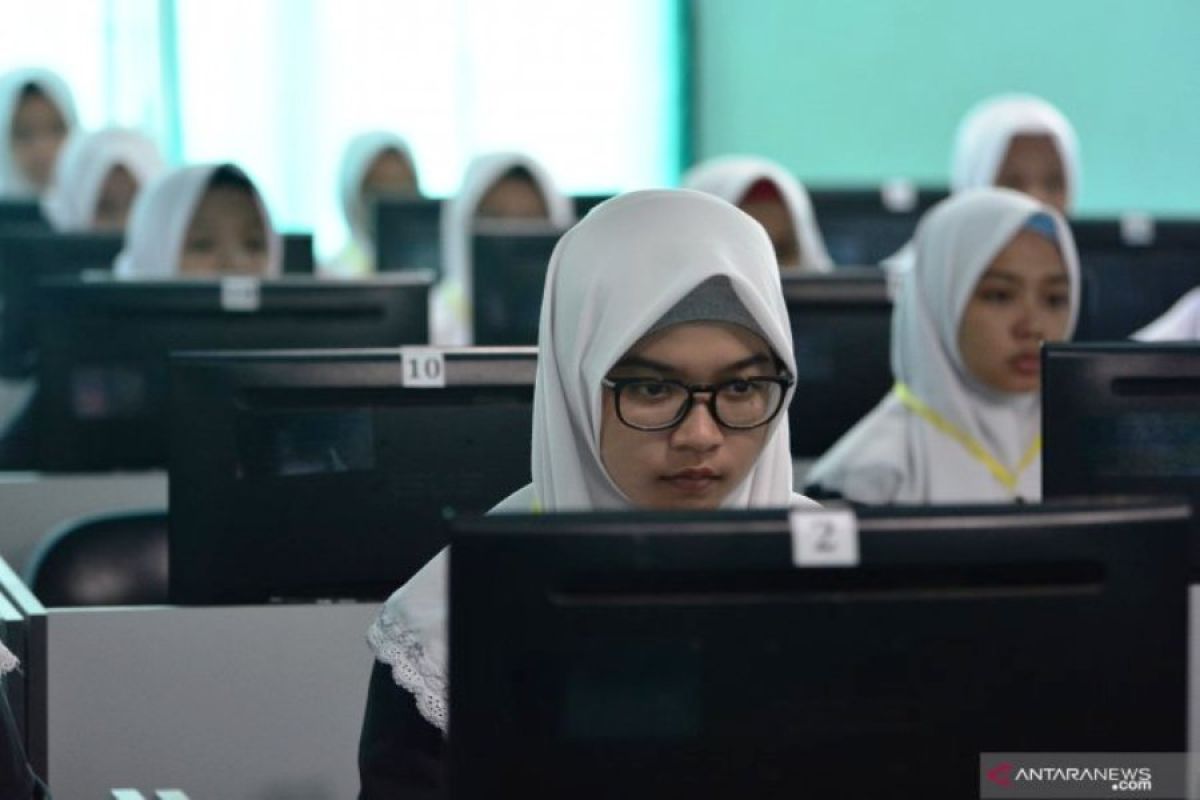 Dinas Pendidikan Jatim tunda pelaksanaan UNBK SMA/MA