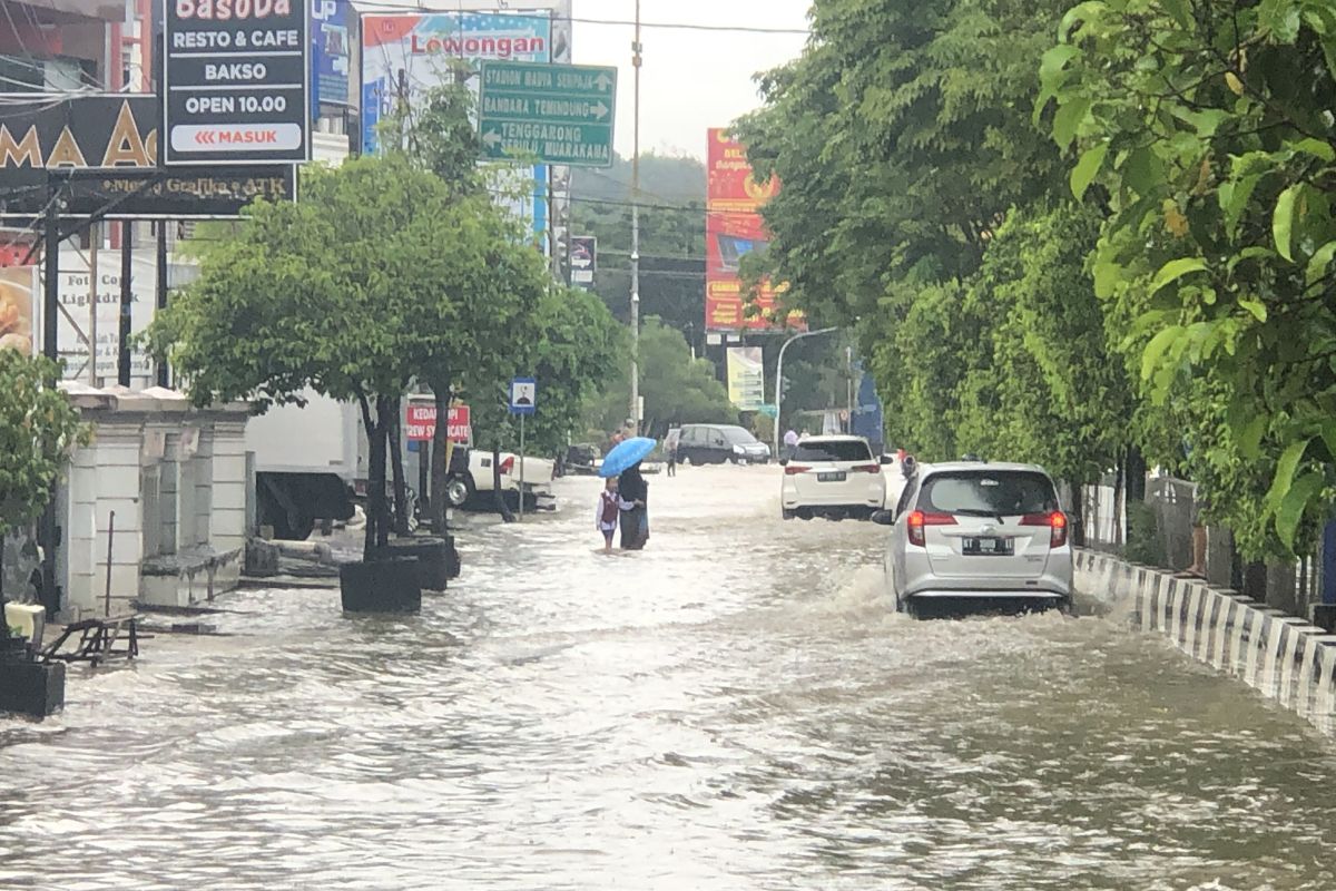 Hujan deras, sebagian wilayah Samarinda kebanjiran